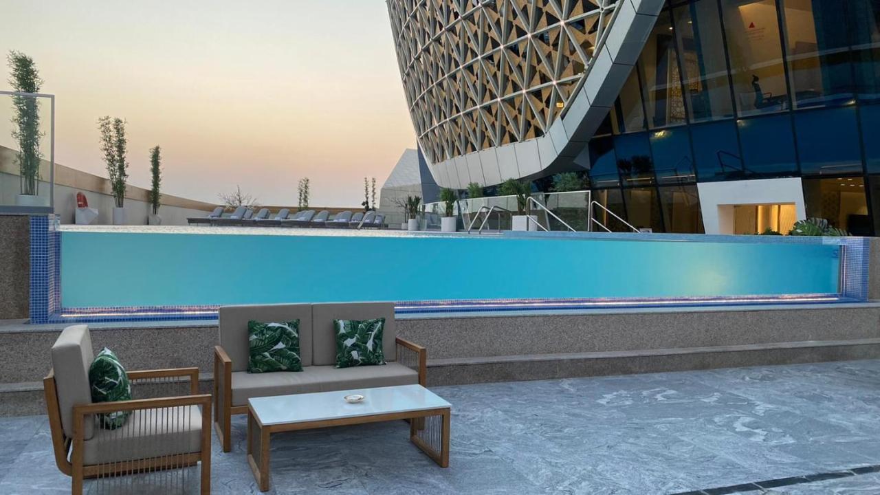 Velero Hotel Doha Lusail Extérieur photo The pool at the Ritz-Carlton, DIFC