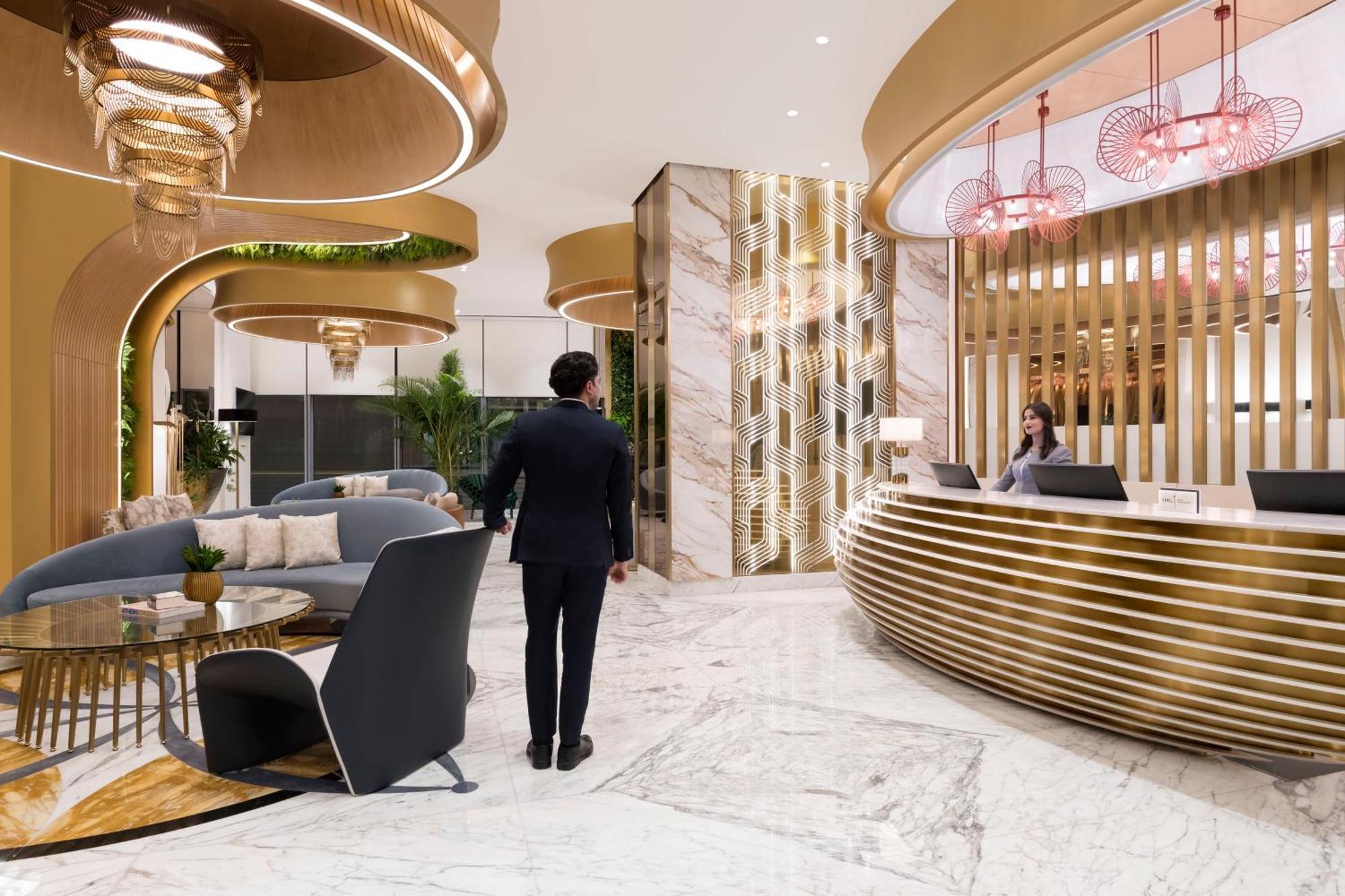 Velero Hotel Doha Lusail Extérieur photo The lobby of the hotel