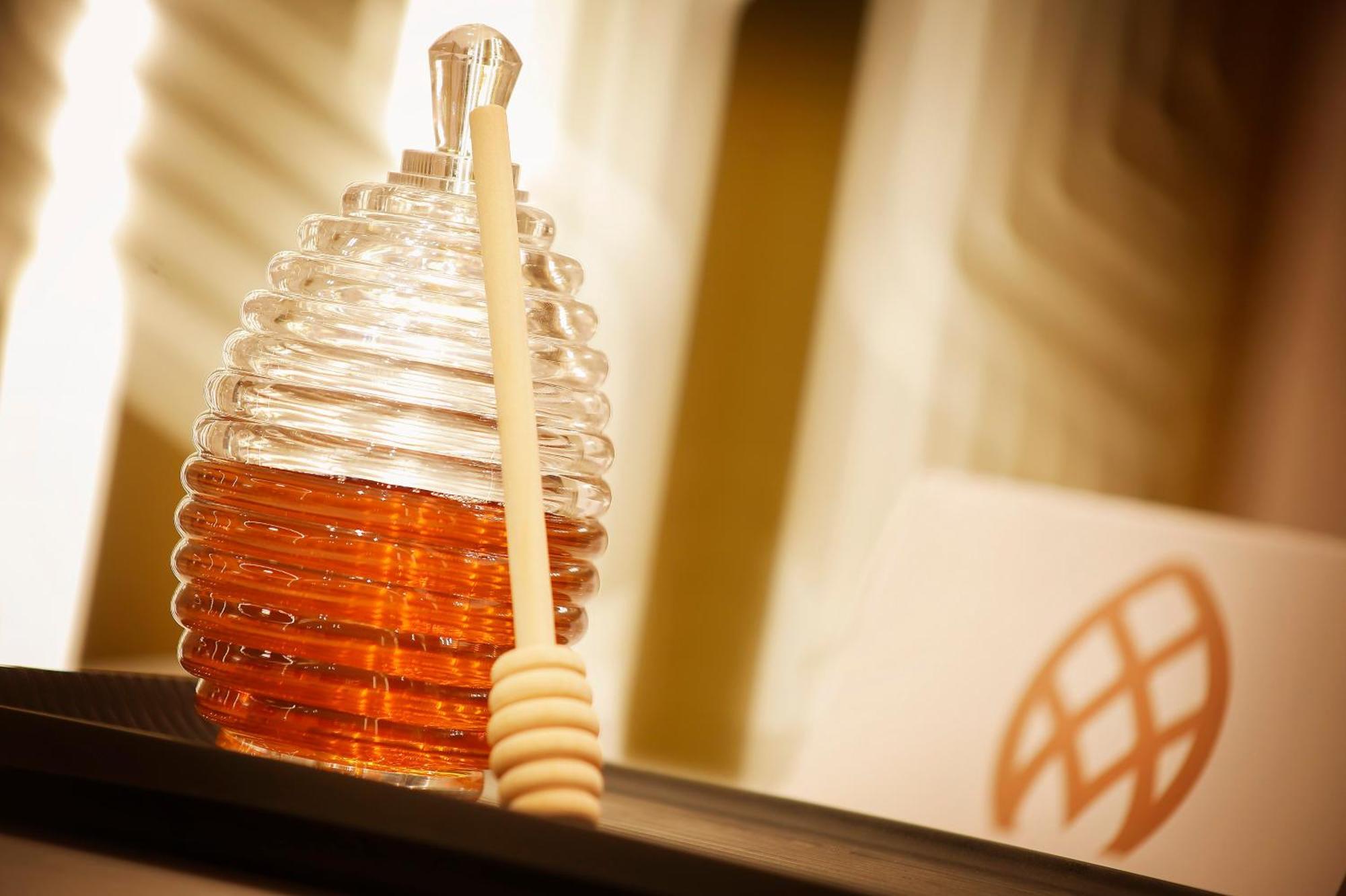Velero Hotel Doha Lusail Extérieur photo A bottle of cognac