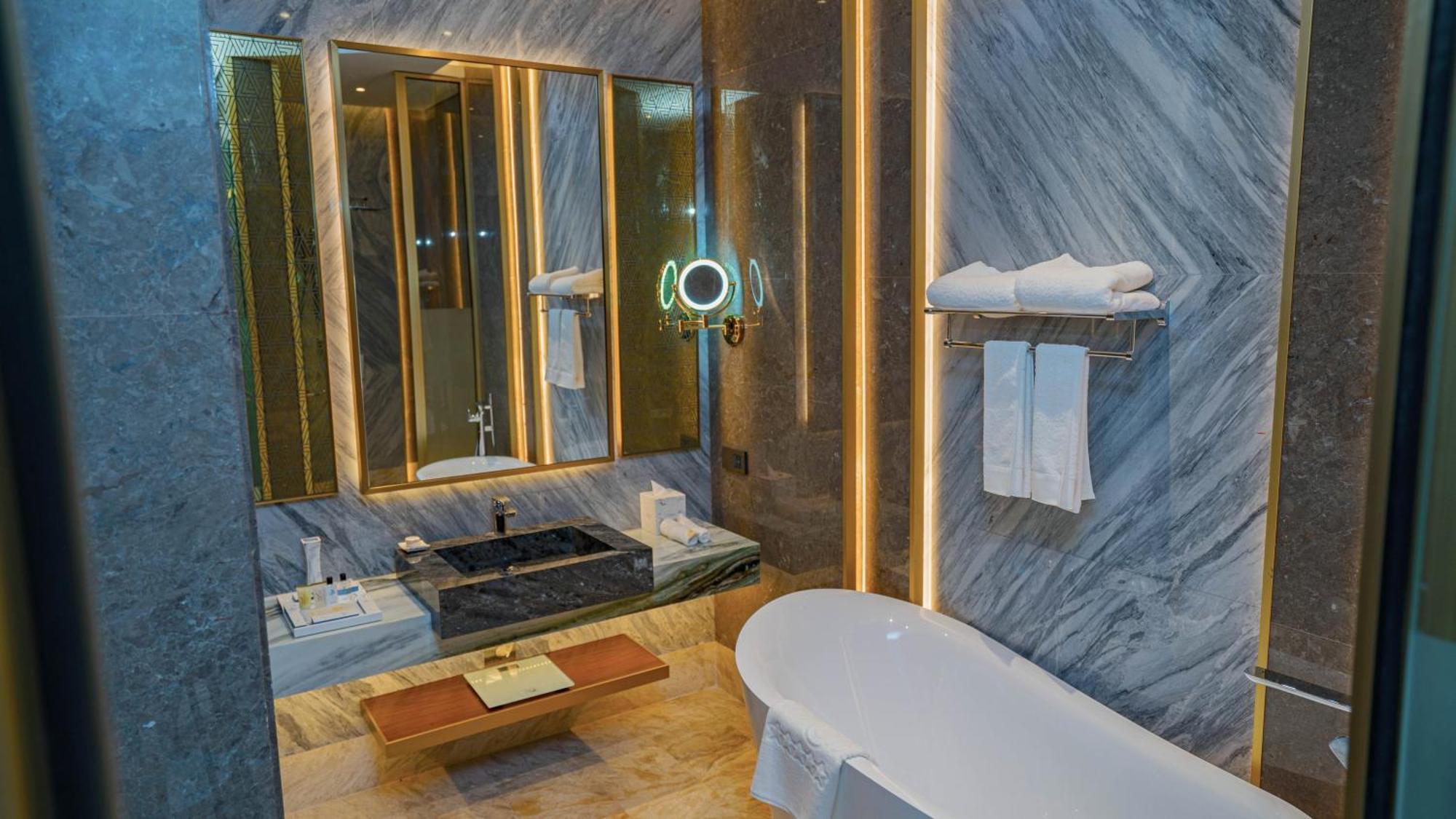 Velero Hotel Doha Lusail Extérieur photo Bathroom