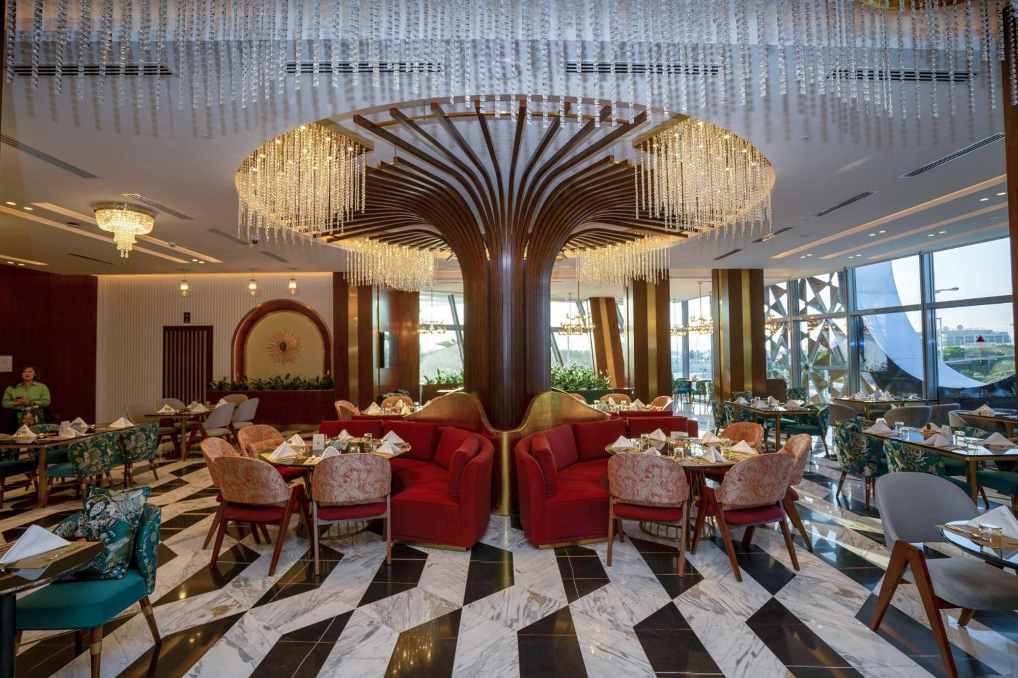 Velero Hotel Doha Lusail Extérieur photo The restaurant